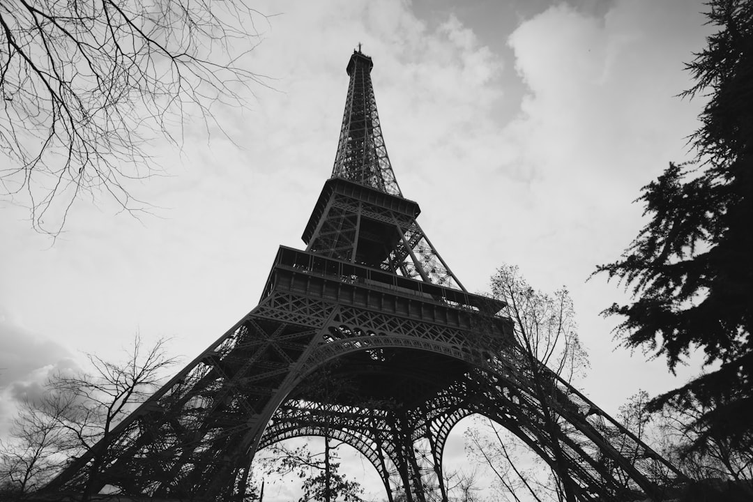 Französisch lernen mit LernKit: Dein Weg zu fließenden Konversationen